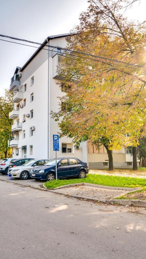 Spa Apartment Yang - Hot Tub, Sauna, Spa Novi Sad Luaran gambar