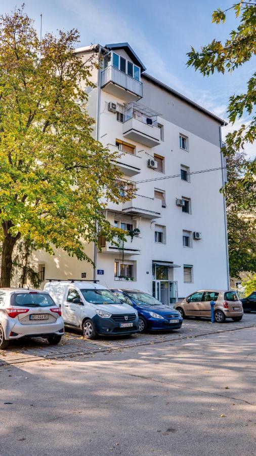 Spa Apartment Yang - Hot Tub, Sauna, Spa Novi Sad Luaran gambar