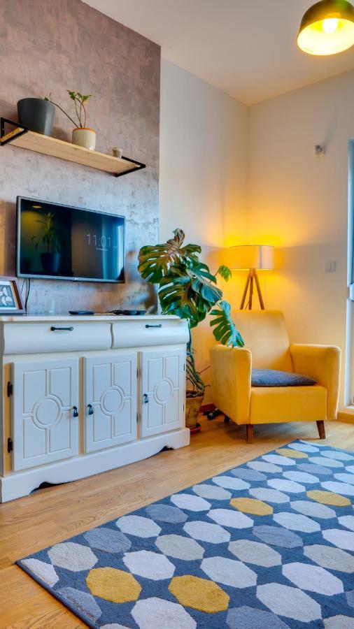 Spa Apartment Yang - Hot Tub, Sauna, Spa Novi Sad Luaran gambar