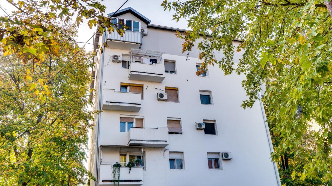Spa Apartment Yang - Hot Tub, Sauna, Spa Novi Sad Luaran gambar