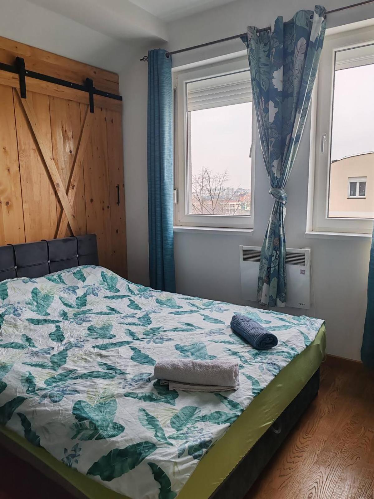 Spa Apartment Yang - Hot Tub, Sauna, Spa Novi Sad Luaran gambar